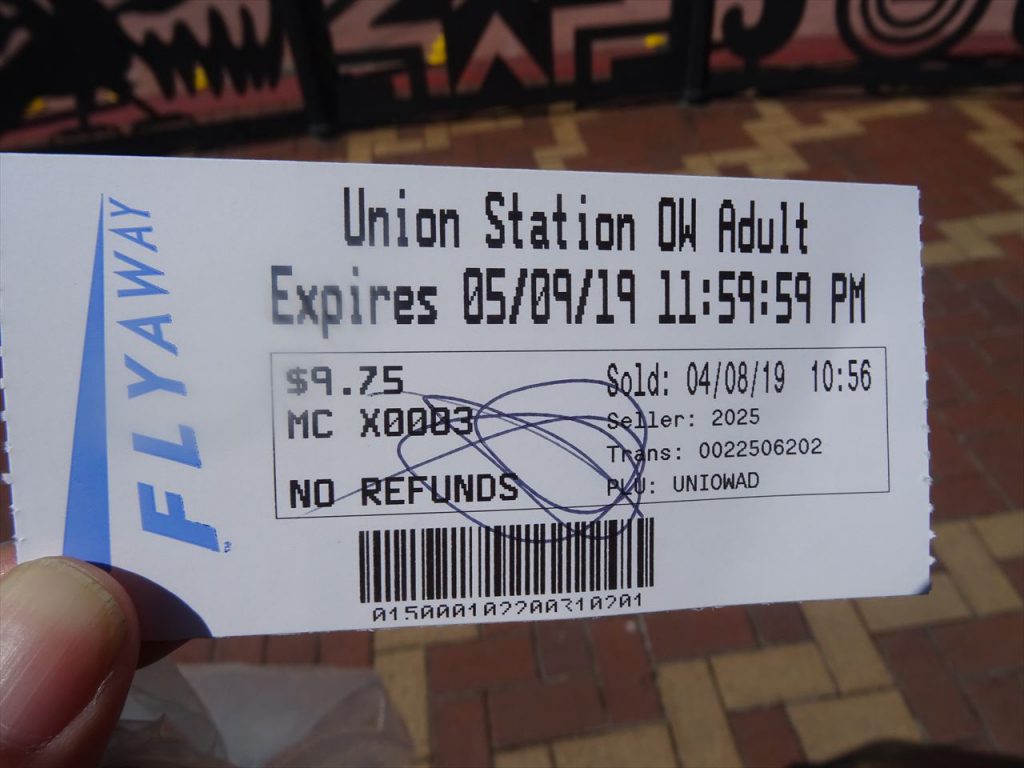 LAXでのFLYAWAY（バス）の使いダウンタウンまで行く ロサンゼルスへ行こう！